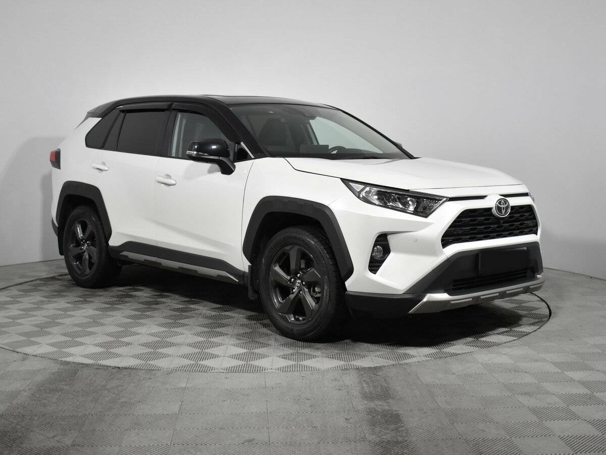 Toyota RAV4 с пробегом — 2022 год. Фото: #2