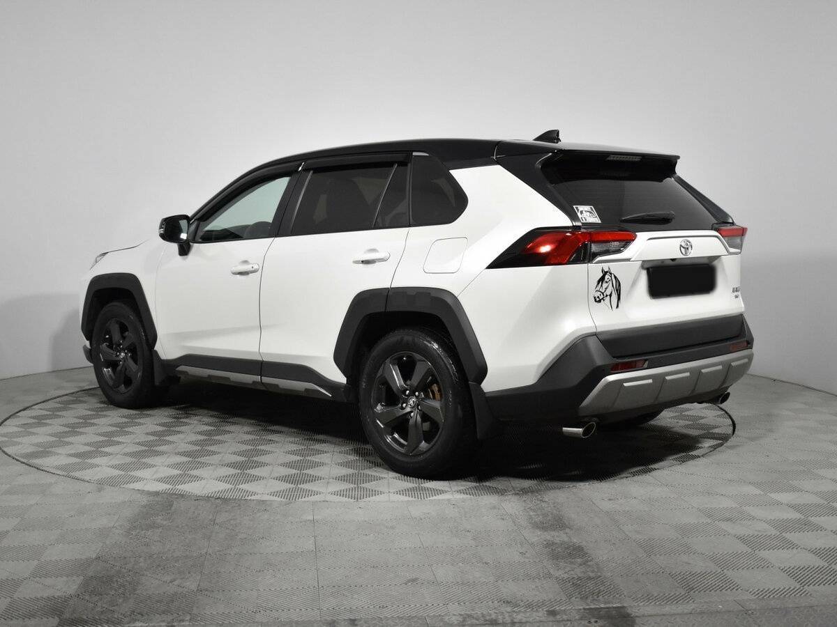 Toyota RAV4 с пробегом — 2022 год. Фото: #6