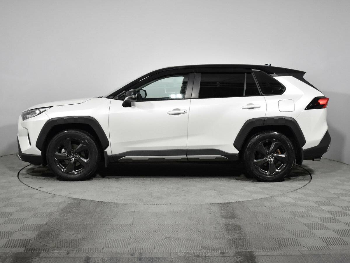 Toyota RAV4 с пробегом — 2022 год. Фото: #7