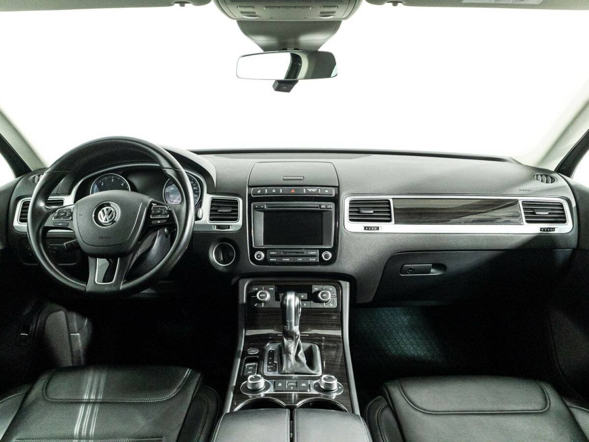 Volkswagen Touareg с пробегом — 2016 год. Фото: #12