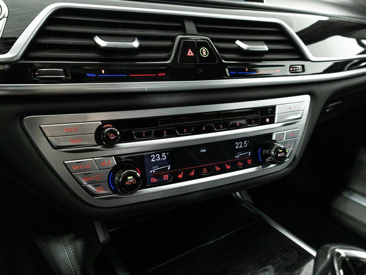 BMW 7 серии с пробегом — 2016 год. Фото: #24