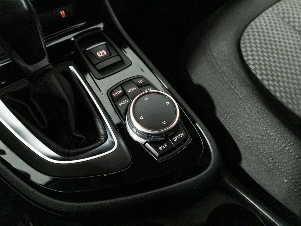 BMW 2 серии Active Tourer с пробегом — 2015 год. Фото: #19