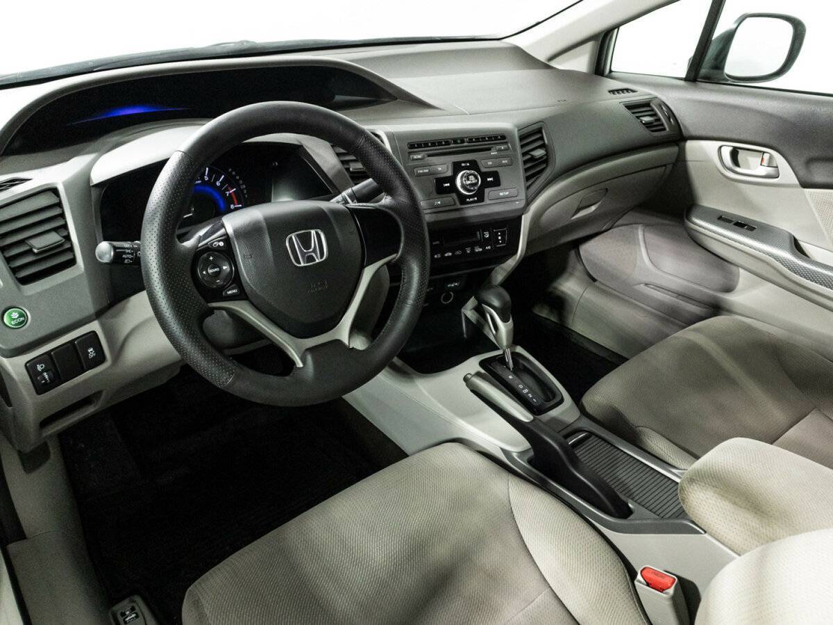 Honda Civic с пробегом — 2012 год. Фото: #10