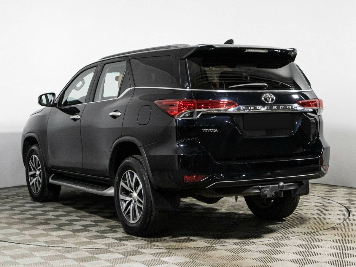 Toyota Fortuner с пробегом — 2019 год. Фото: #6