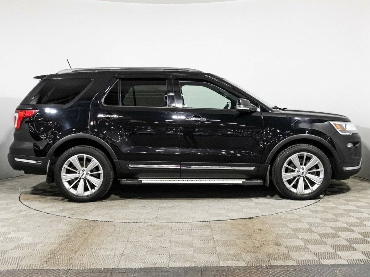 Ford Explorer с пробегом — 2018 год. Фото: #3