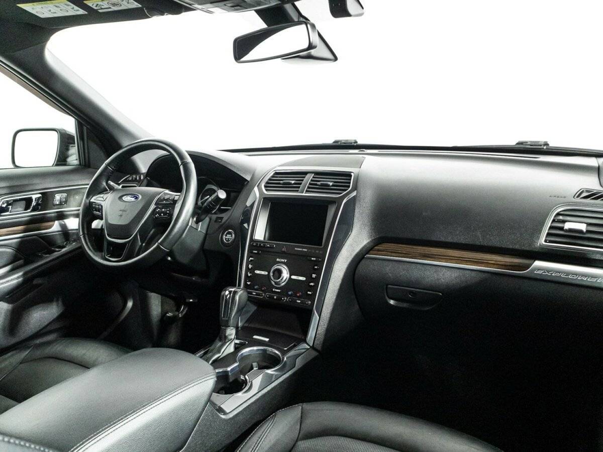 Ford Explorer с пробегом — 2018 год. Фото: #8
