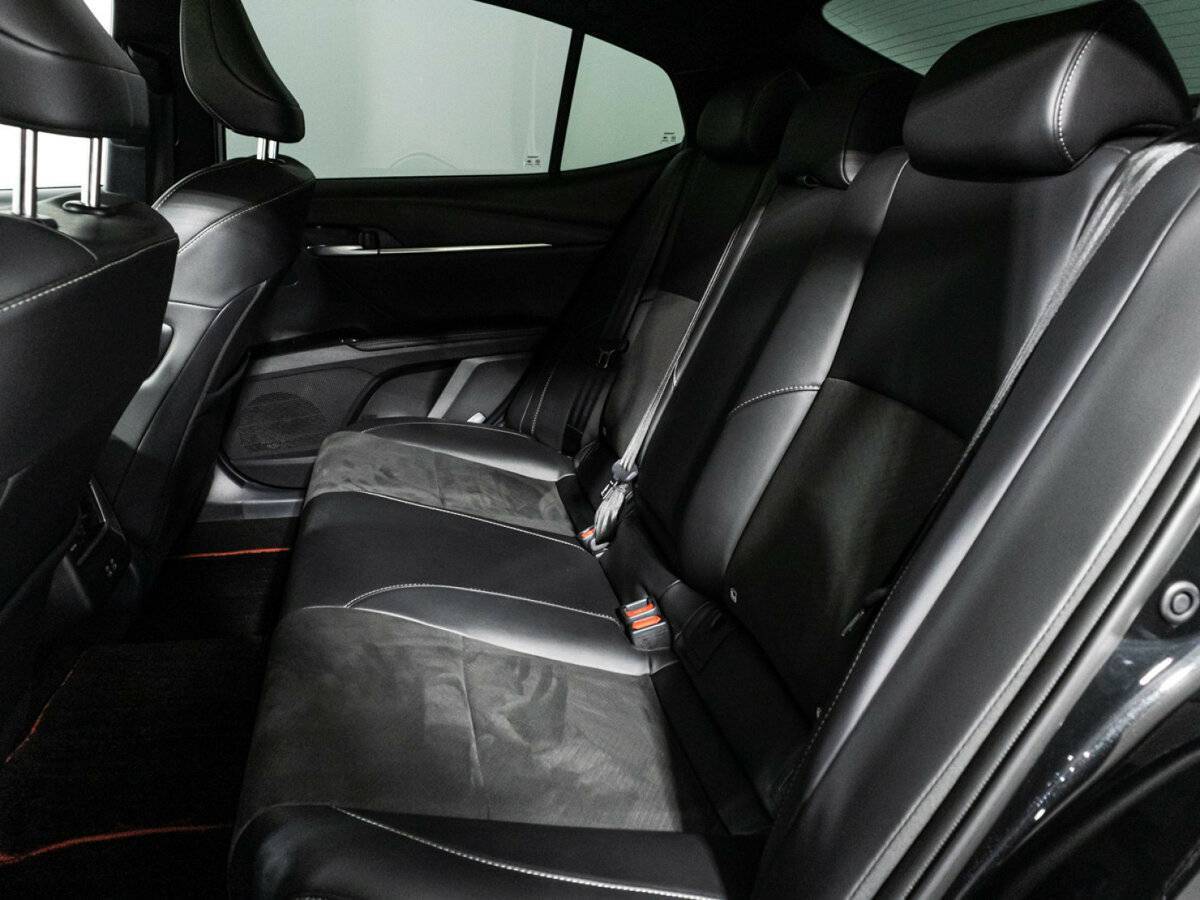 Toyota Camry с пробегом — 2024 год. Фото: #9