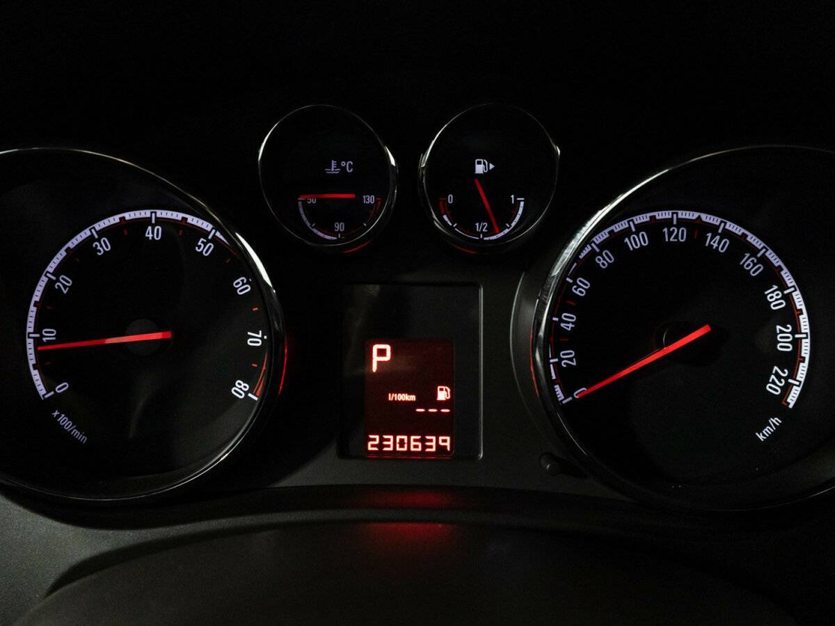 Opel Meriva с пробегом — 2012 год. Фото: #11