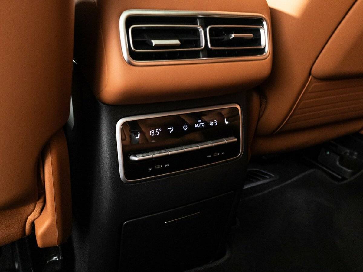 LiXiang L7 с пробегом — 2023 год. Фото: #18