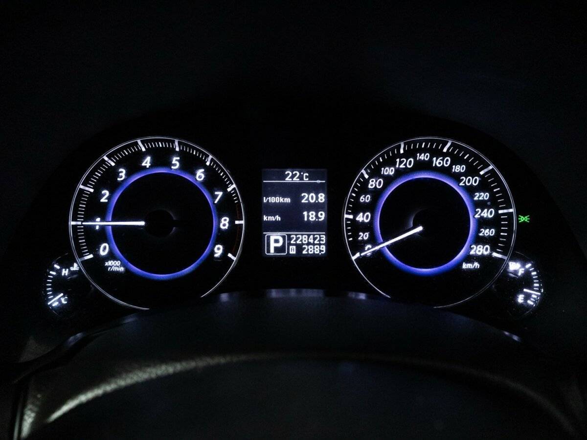 Infiniti QX70 с пробегом — 2014 год. Фото: #11