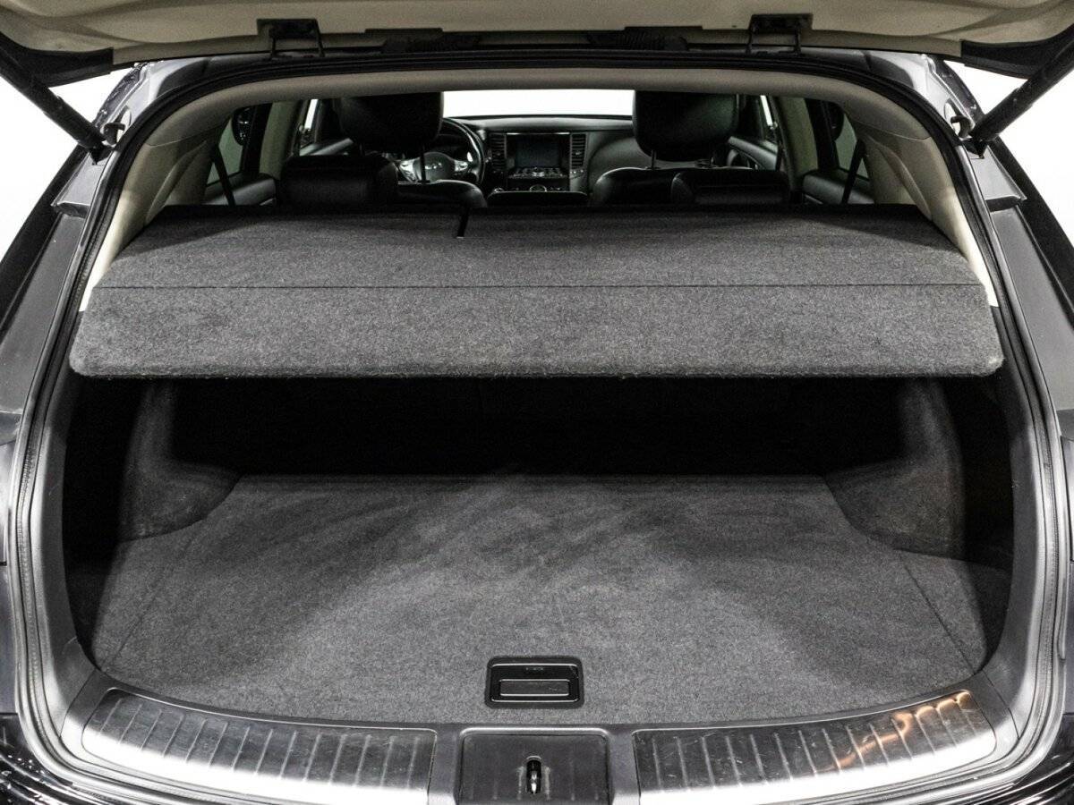 Infiniti QX70 с пробегом — 2014 год. Фото: #14