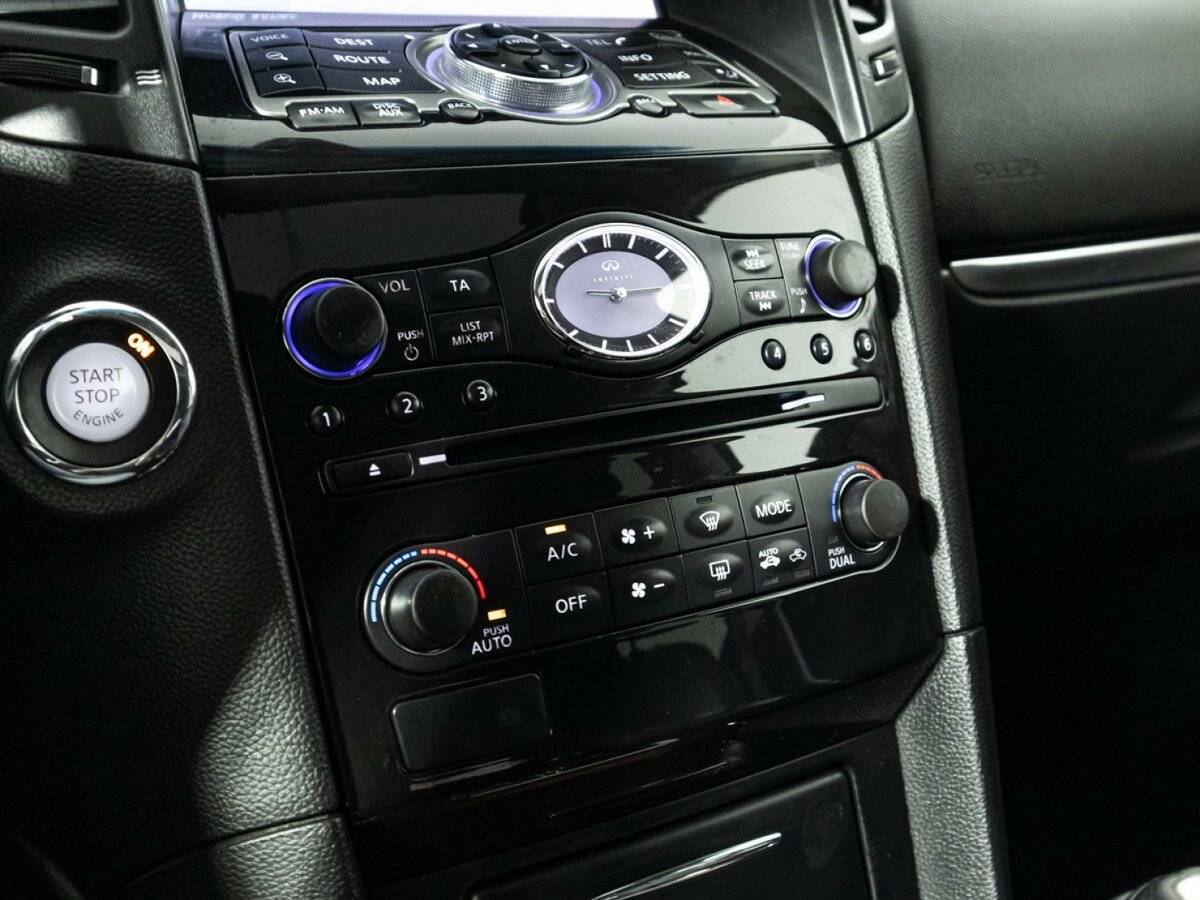 Infiniti QX70 с пробегом — 2014 год. Фото: #23