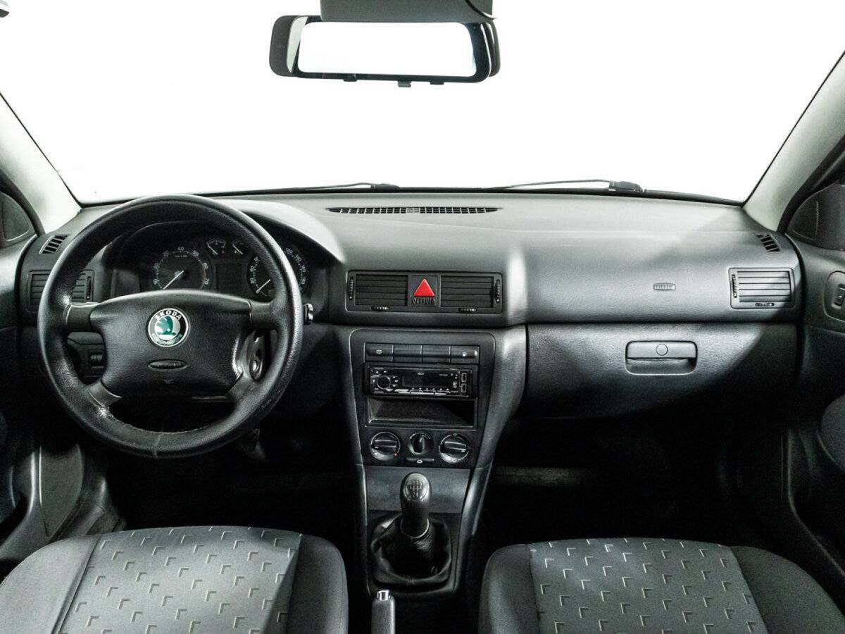 Skoda Octavia с пробегом — 2006 год. Фото: #12