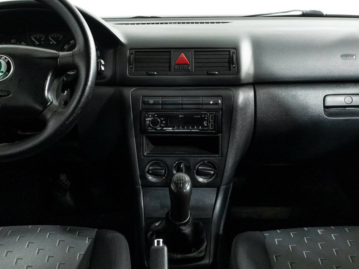 Skoda Octavia с пробегом — 2006 год. Фото: #13