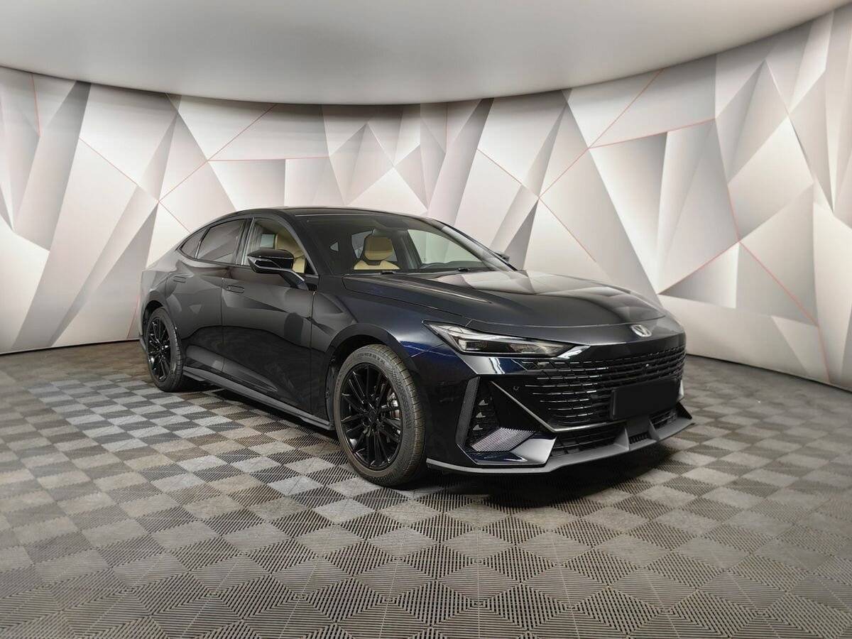 Changan UNI-V с пробегом — 2022 год. Фото: #2