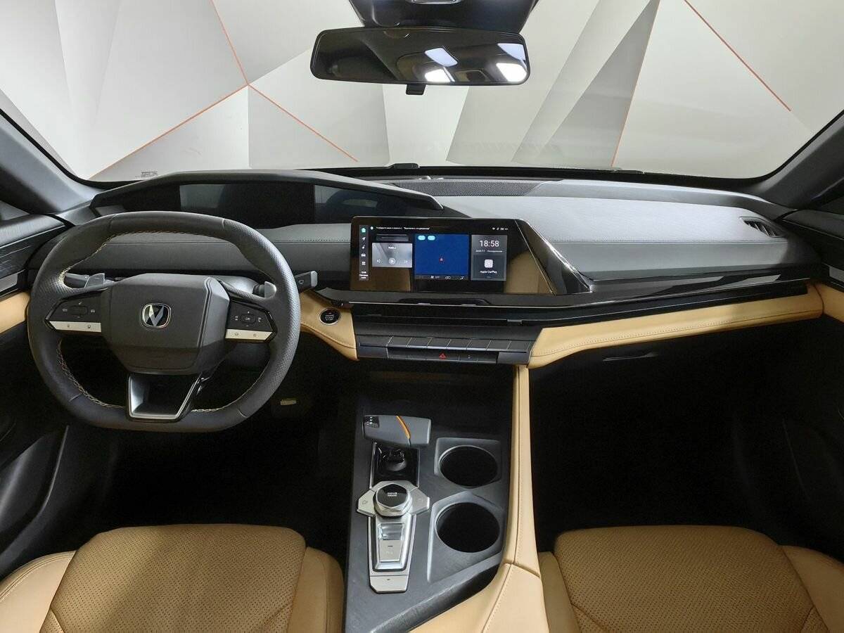 Changan UNI-V с пробегом — 2022 год. Фото: #12