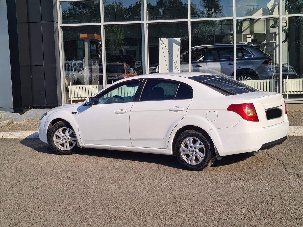 FAW Besturn B50 с пробегом — 2012 год. Фото: #2