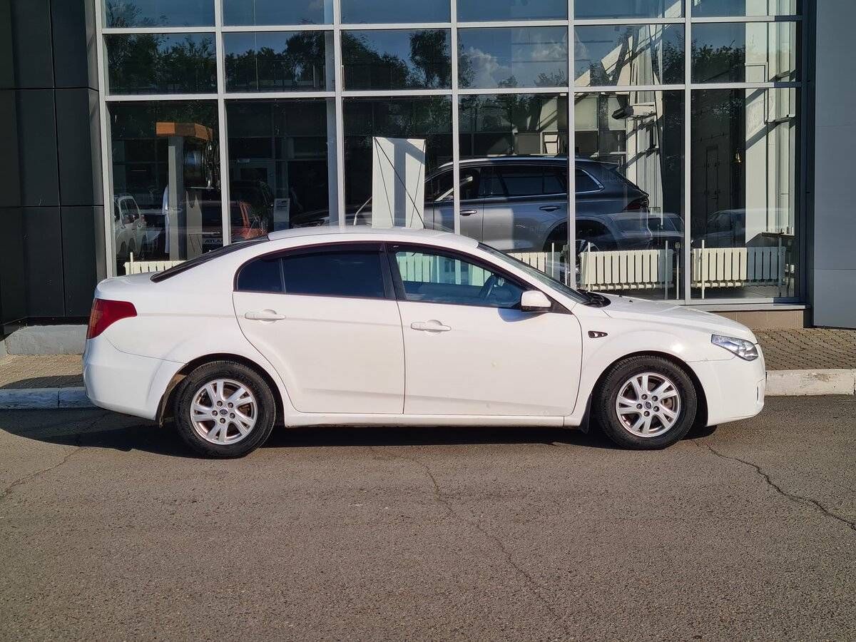 FAW Besturn B50 с пробегом — 2012 год. Фото: #5