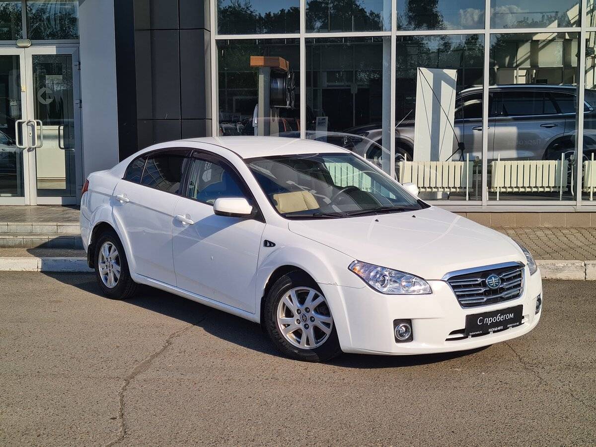 FAW Besturn B50 с пробегом — 2012 год. Фото: #6