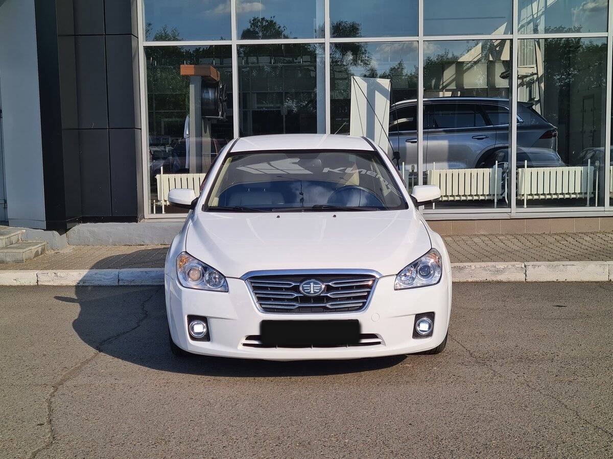 FAW Besturn B50 с пробегом — 2012 год. Фото: #7