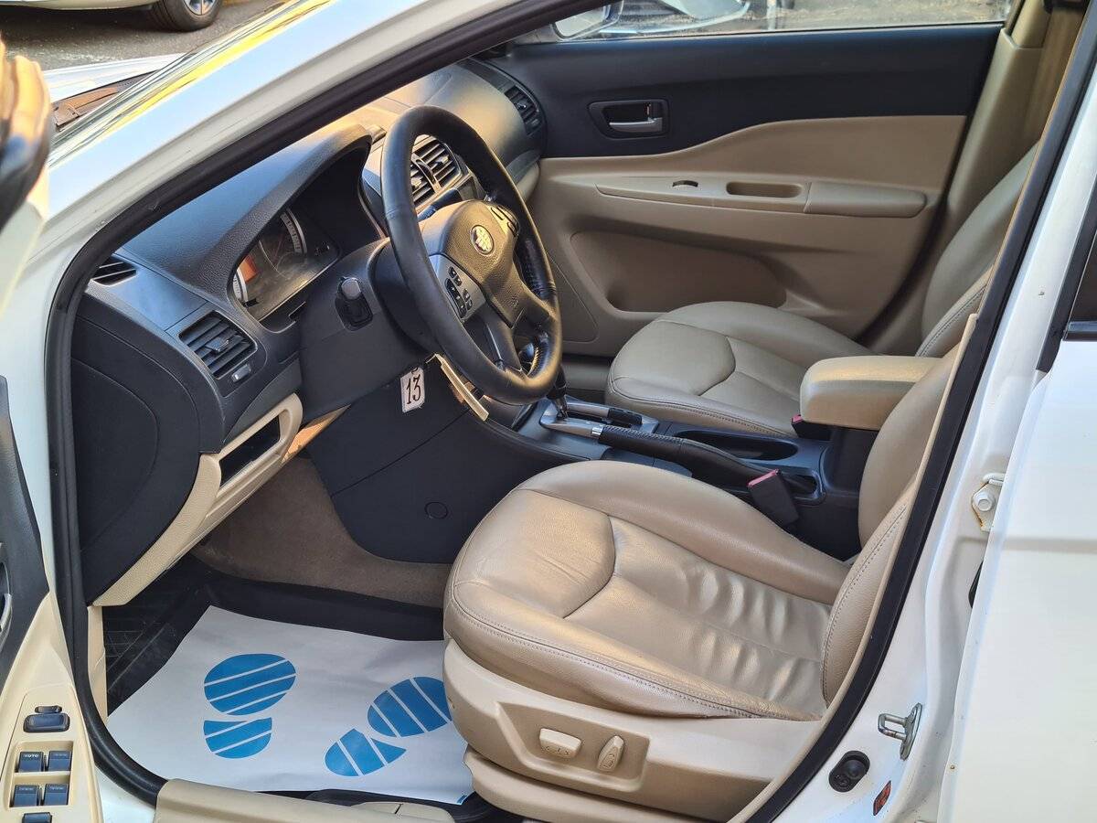 FAW Besturn B50 с пробегом — 2012 год. Фото: #10