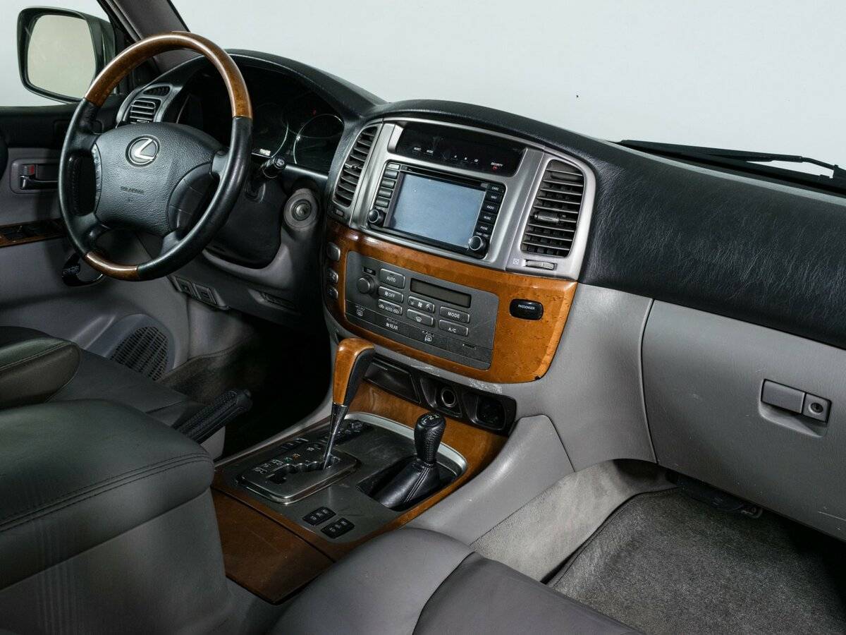 Lexus LX с пробегом — 2006 год. Фото: #9