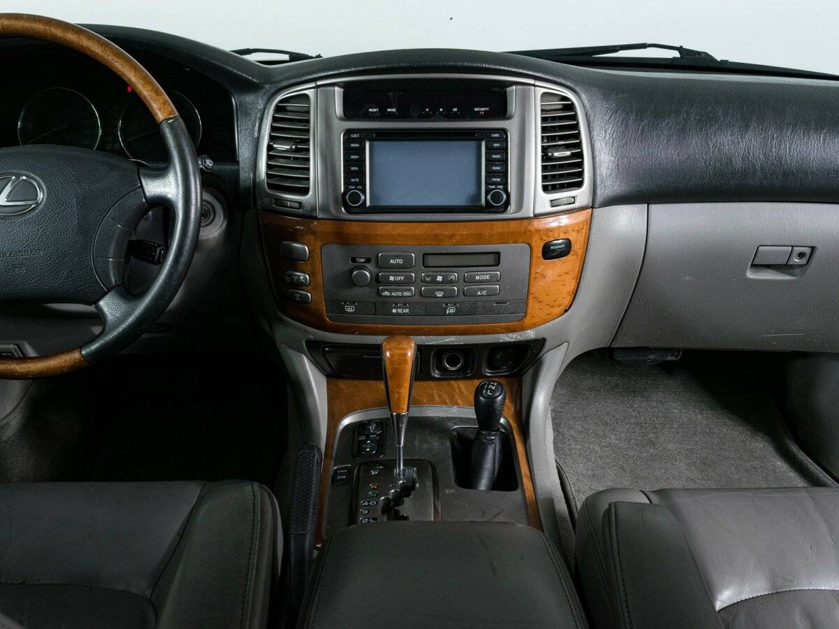 Lexus LX с пробегом — 2006 год. Фото: #10