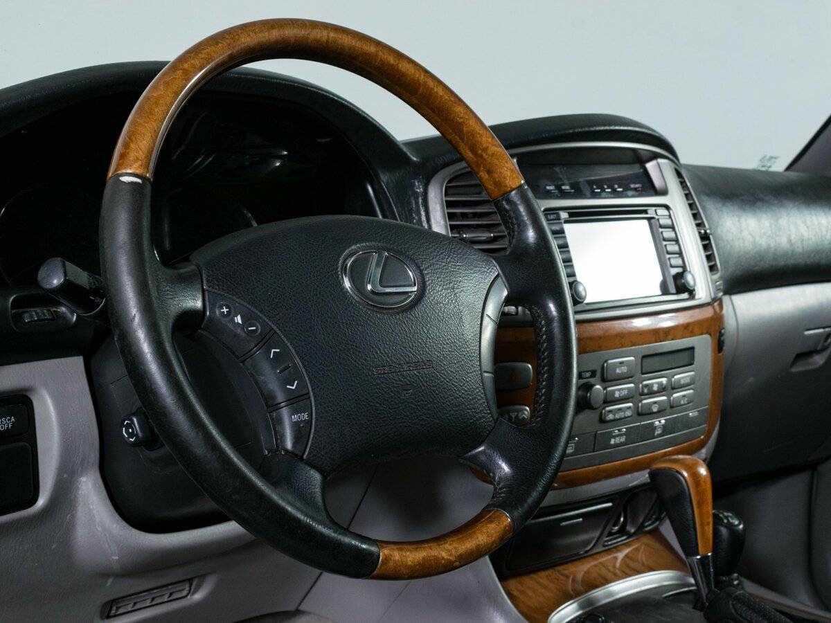 Lexus LX с пробегом — 2006 год. Фото: #14