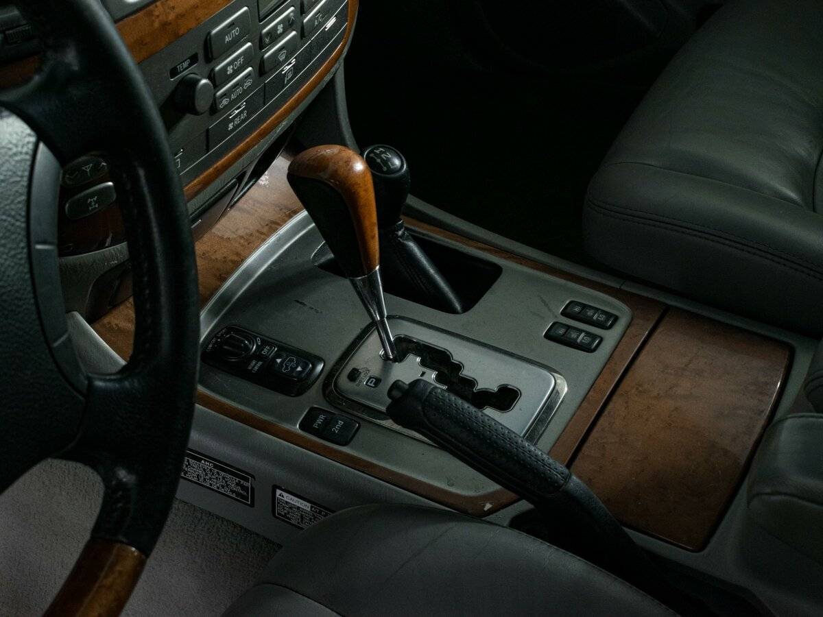 Lexus LX с пробегом — 2006 год. Фото: #15