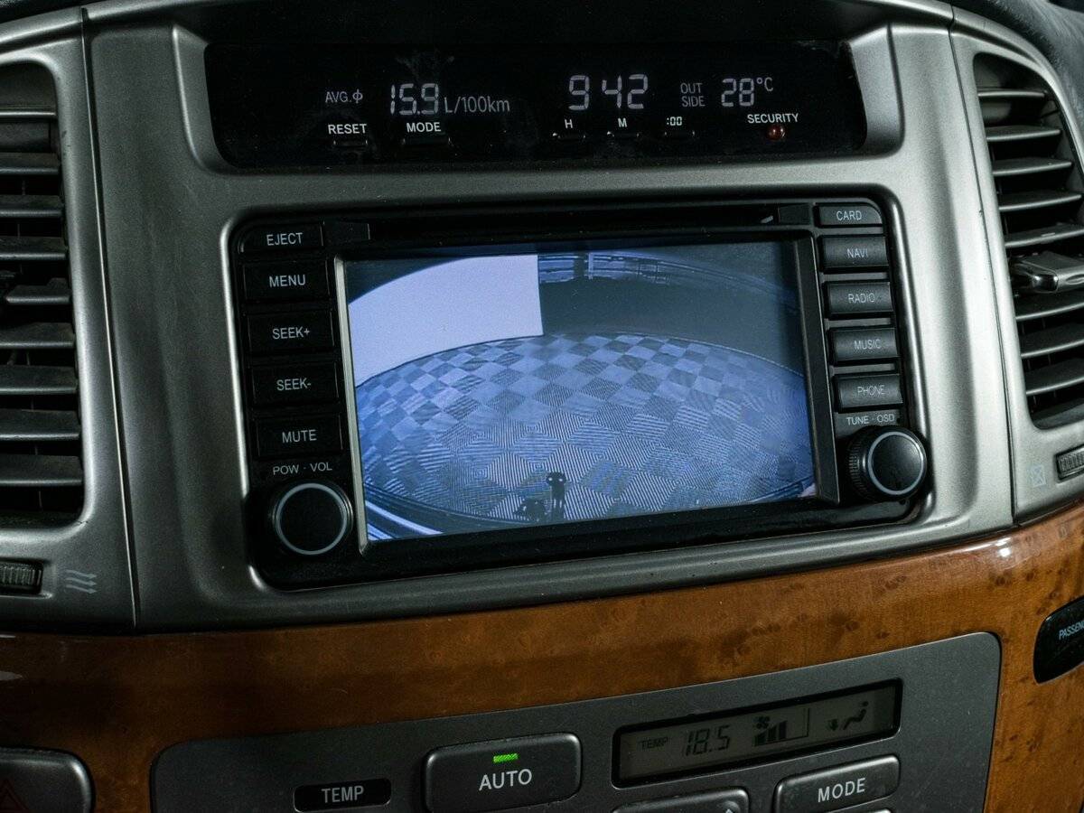 Lexus LX с пробегом — 2006 год. Фото: #18