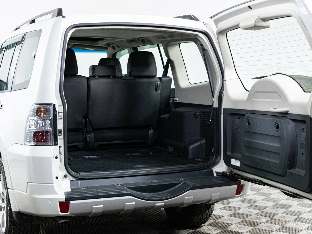 Mitsubishi Pajero с пробегом — 2021 год. Фото: #6