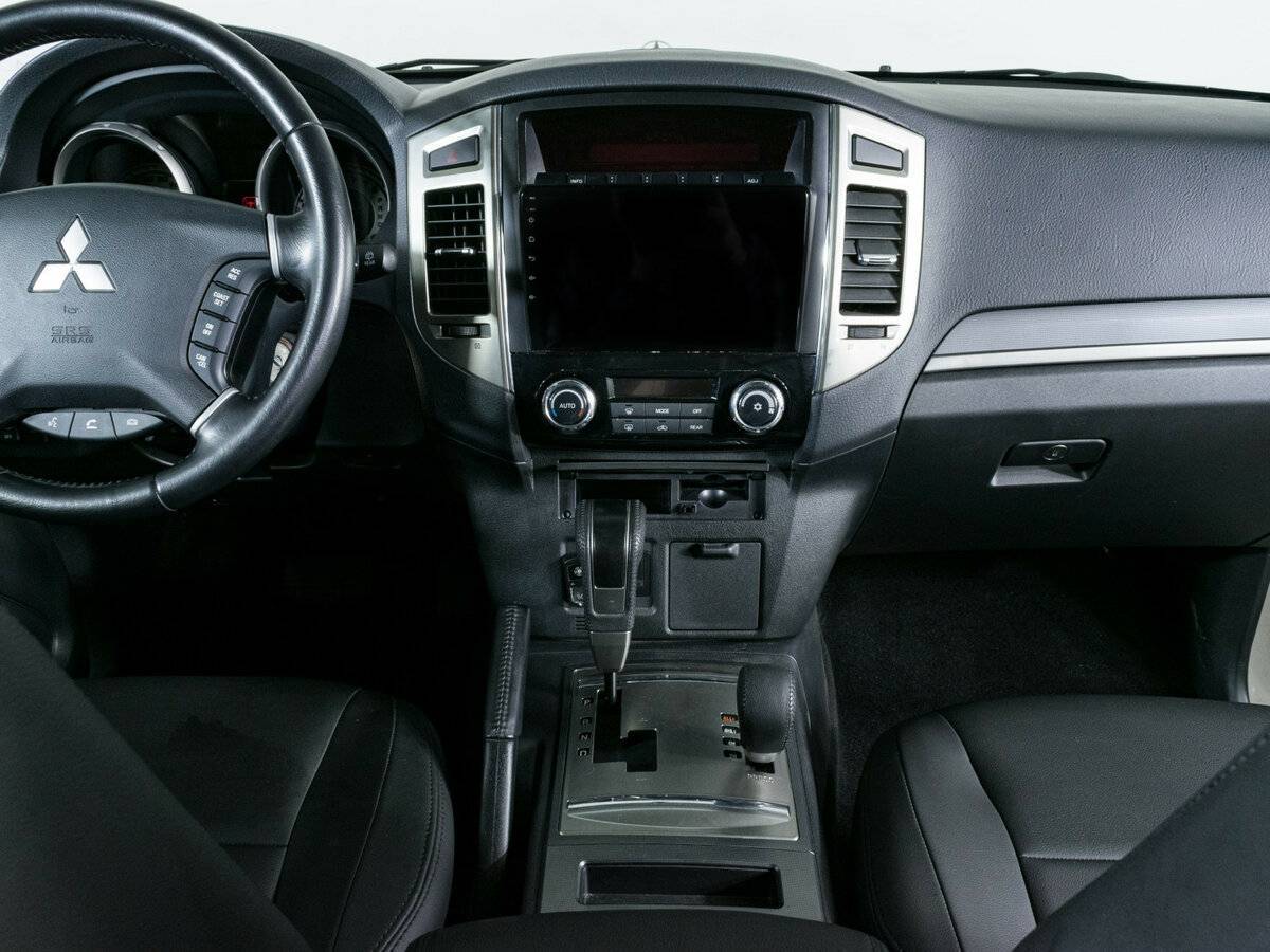 Mitsubishi Pajero с пробегом — 2021 год. Фото: #8