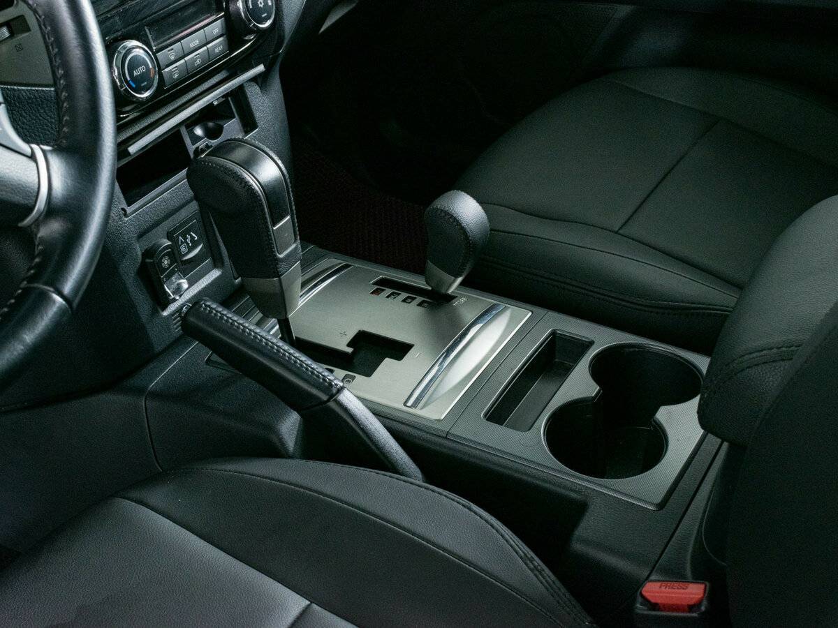 Mitsubishi Pajero с пробегом — 2021 год. Фото: #13