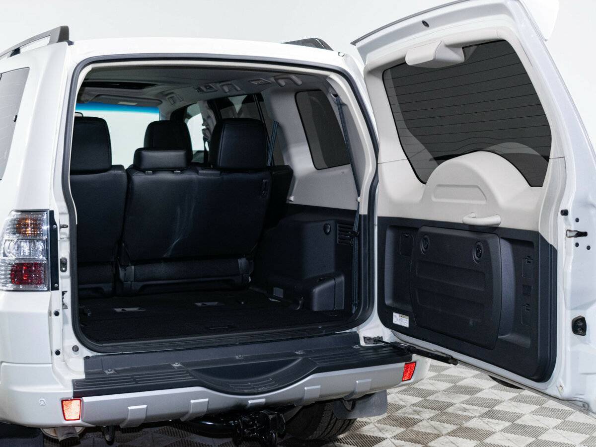 Mitsubishi Pajero с пробегом — 2021 год. Фото: #8