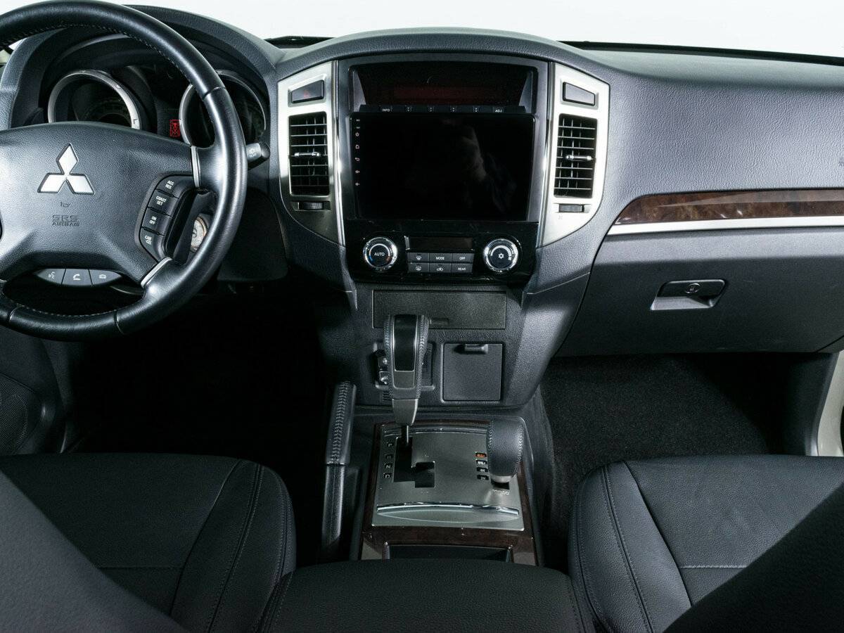 Mitsubishi Pajero с пробегом — 2021 год. Фото: #10