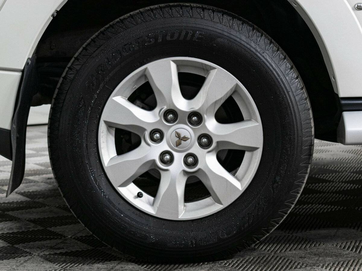 Mitsubishi Pajero с пробегом — 2021 год. Фото: #19