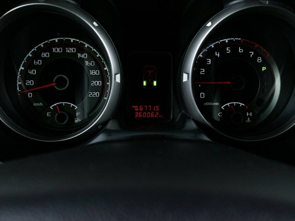 Mitsubishi Pajero с пробегом — 2013 год. Фото: #12