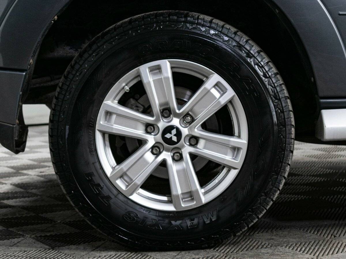 Mitsubishi Pajero с пробегом — 2013 год. Фото: #16