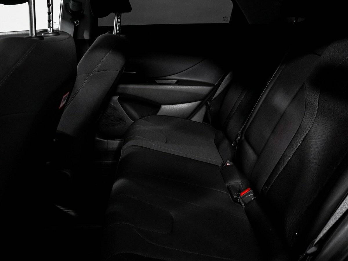 Hyundai Elantra с пробегом — 2021 год. Фото: #9