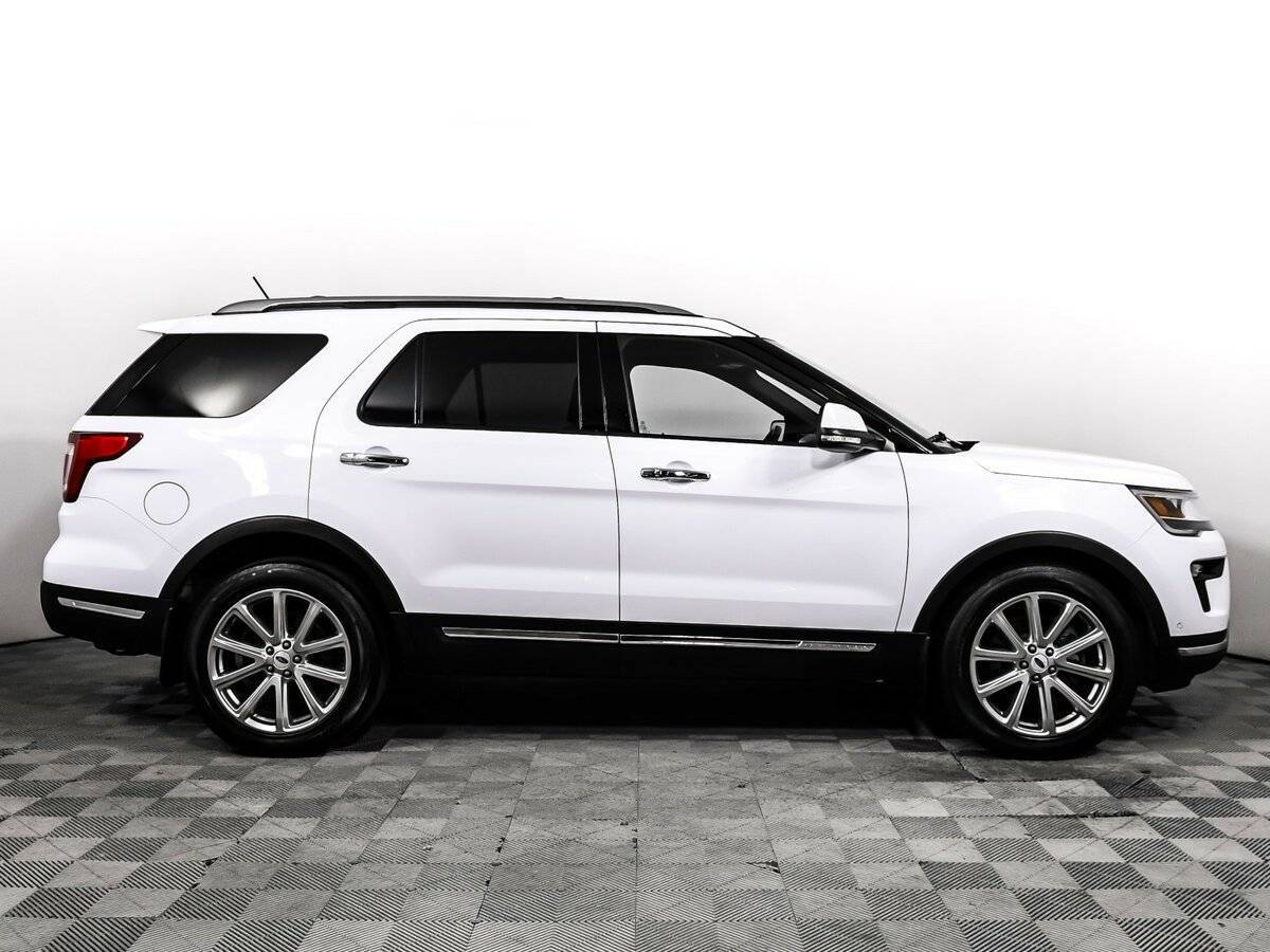 Ford Explorer с пробегом — 2018 год. Фото: #3