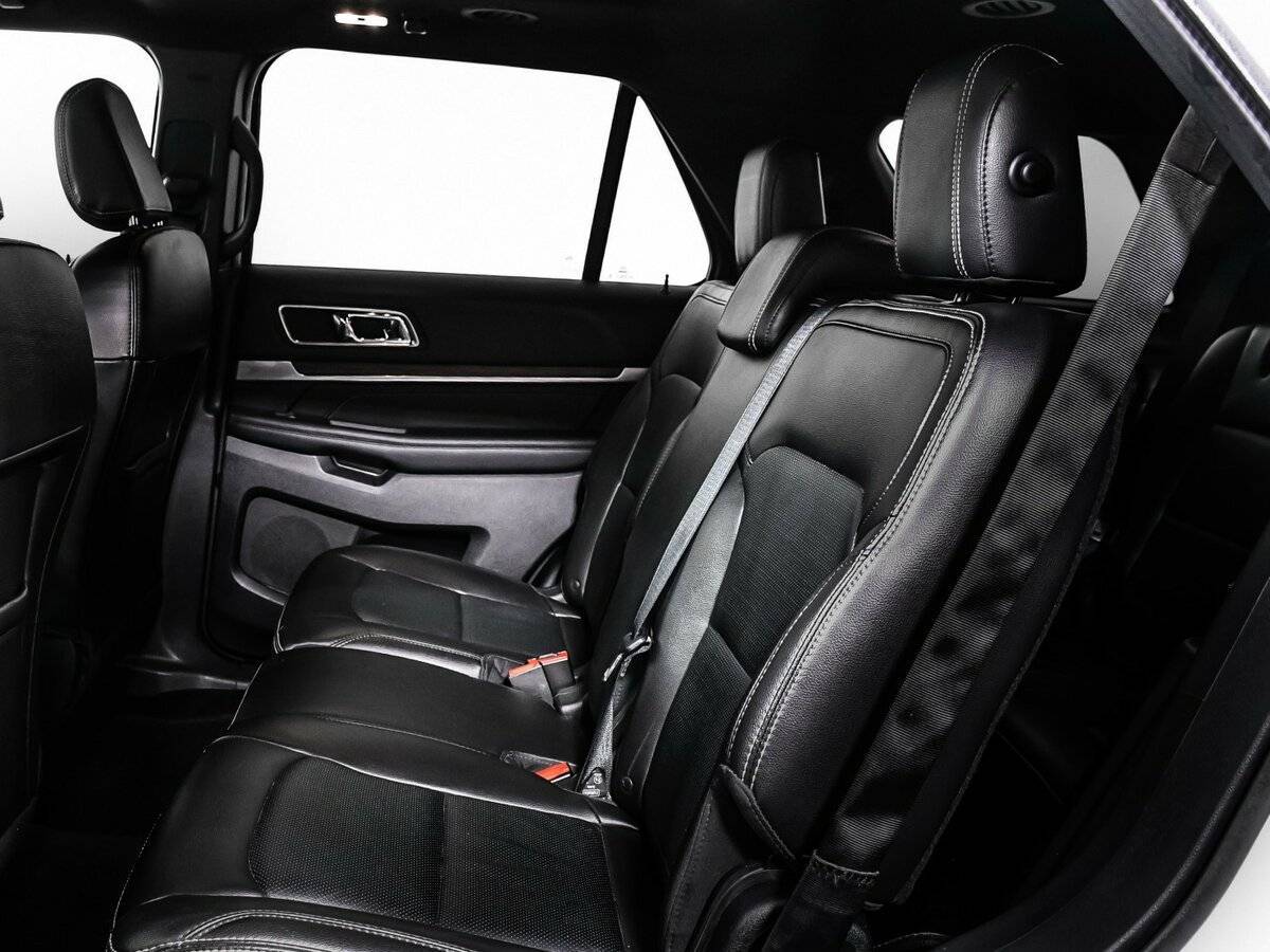 Ford Explorer с пробегом — 2018 год. Фото: #12