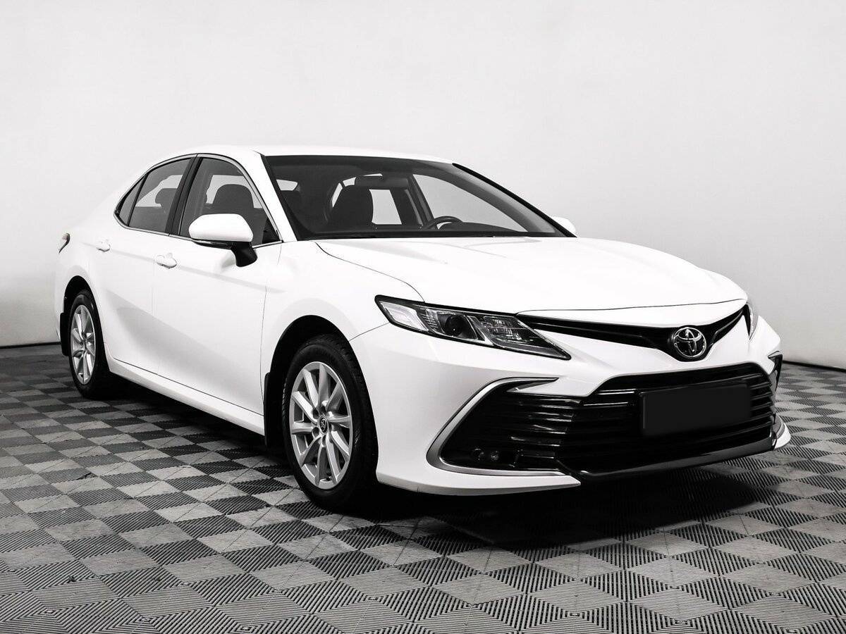 Toyota Camry с пробегом — 2021 год. Фото: #2
