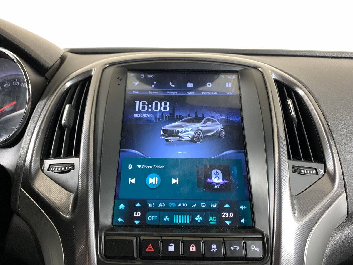 Opel Astra с пробегом — 2011 год. Фото: #14