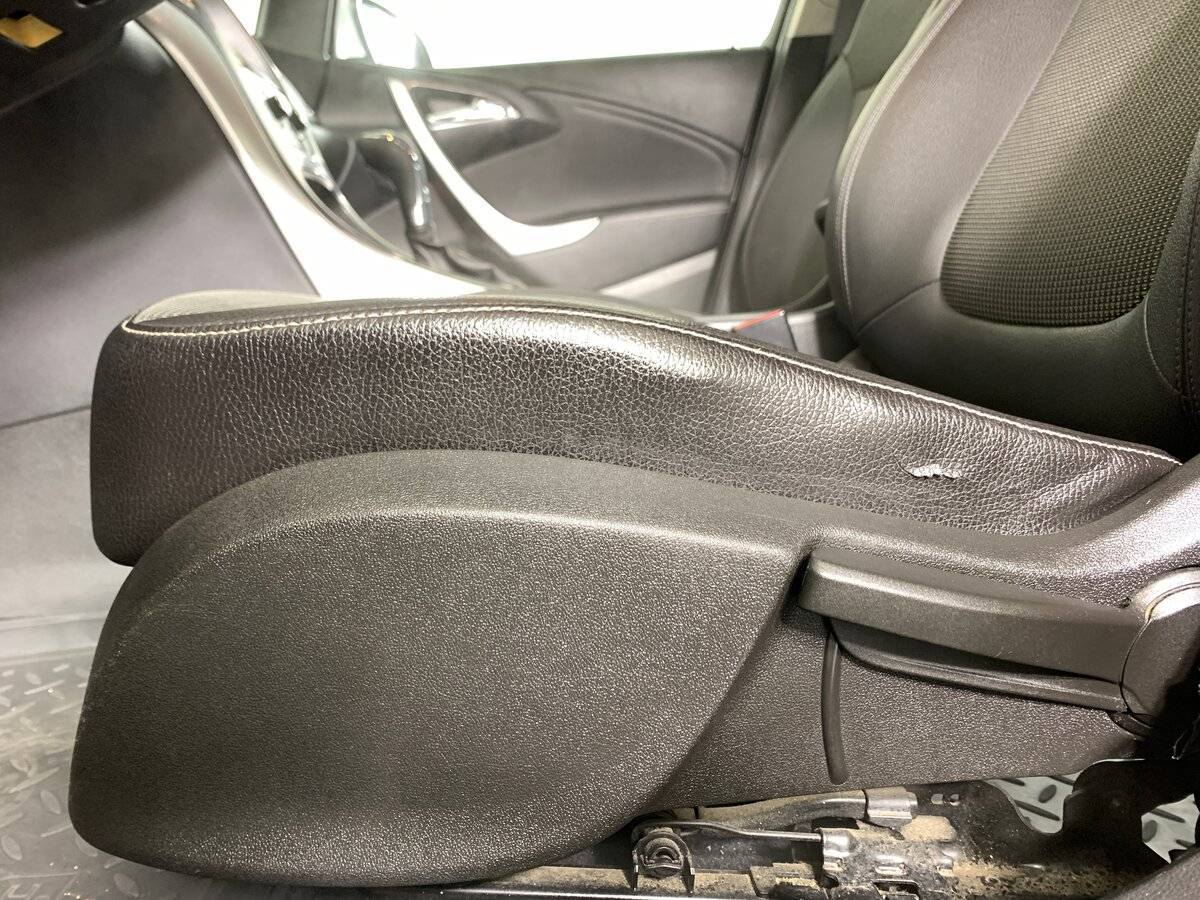 Opel Astra с пробегом — 2011 год. Фото: #15