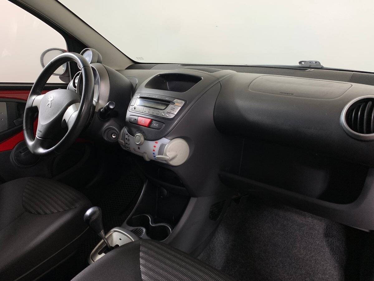 Peugeot 107 с пробегом — 2012 год. Фото: #12