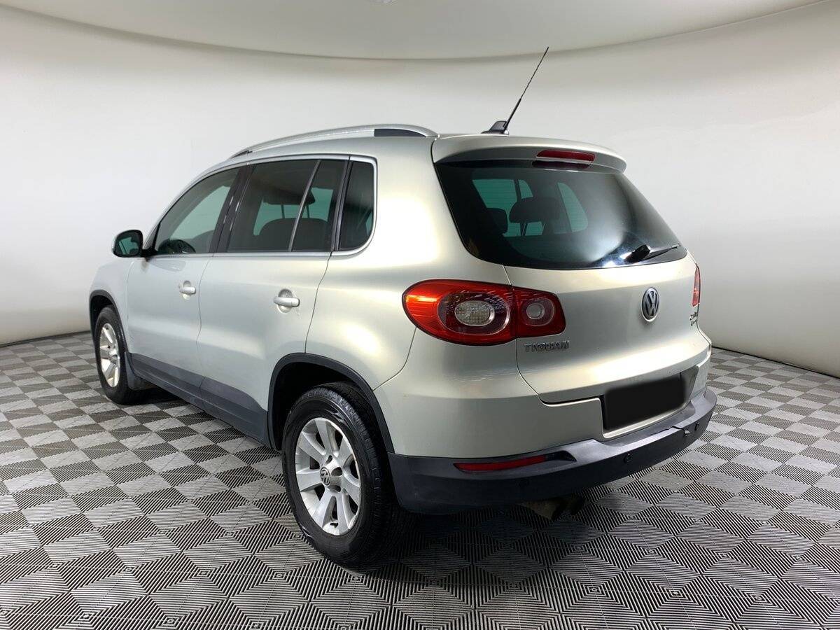 Volkswagen Tiguan с пробегом — 2011 год. Фото: #6