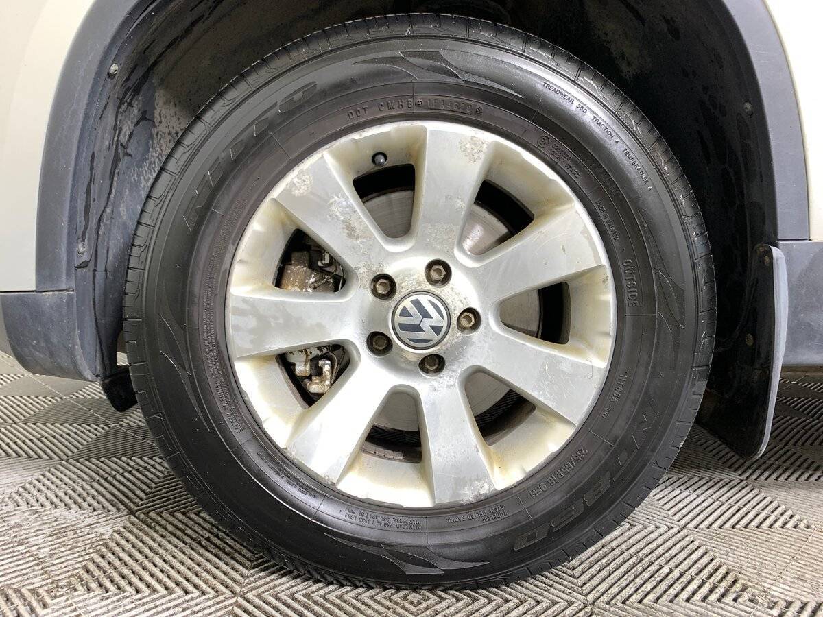 Volkswagen Tiguan с пробегом — 2011 год. Фото: #8