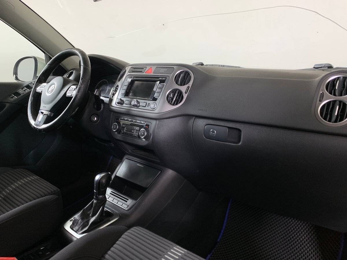 Volkswagen Tiguan с пробегом — 2011 год. Фото: #12