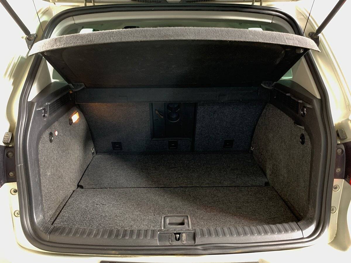 Volkswagen Tiguan с пробегом — 2011 год. Фото: #18