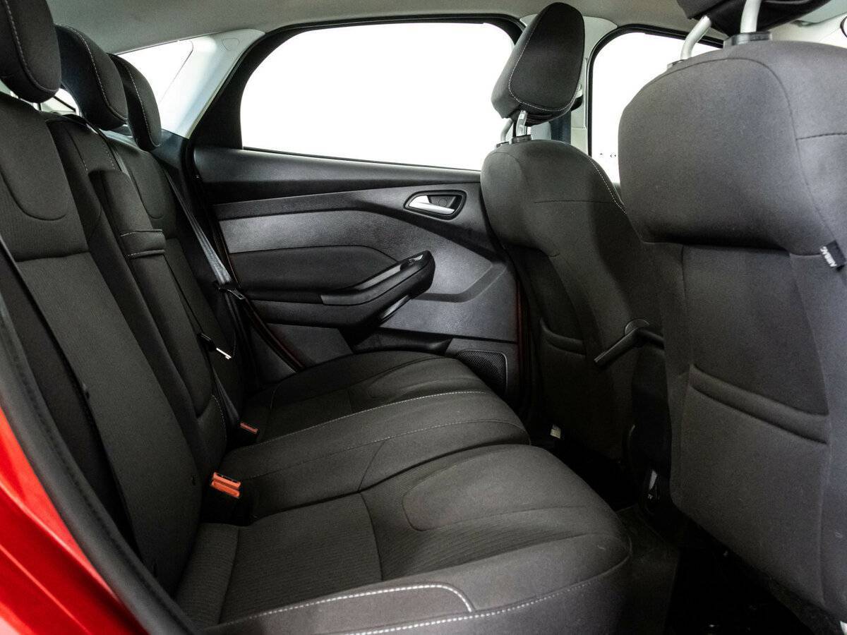 Ford Focus с пробегом — 2011 год. Фото: #11